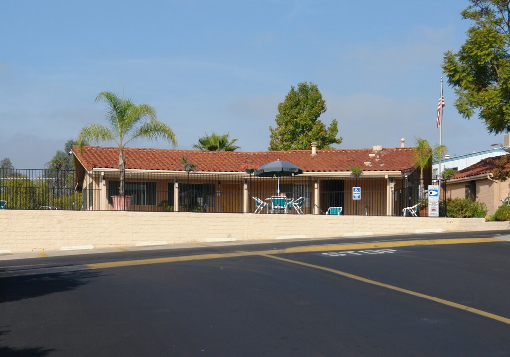 Lamplighter Los Coches Mobile Home Park in Lakeside, CA - Building Photo