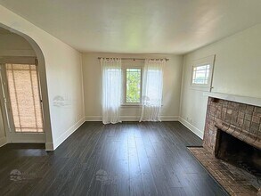 304 N Rios Ave in Solana Beach, CA - Building Photo - Building Photo