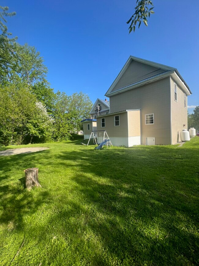 131 West St, Unit W131 in Pittsfield, ME - Foto de edificio - Building Photo