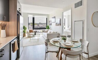 64 Box St in Brooklyn, NY - Building Photo