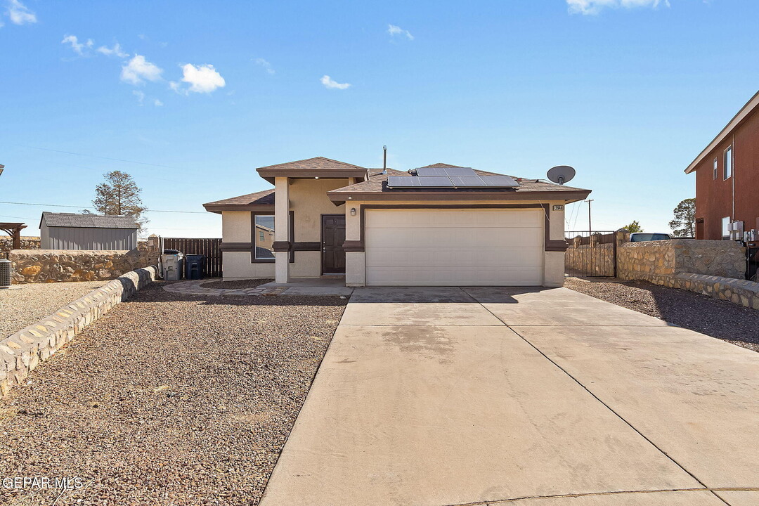 12948 Hueco Cave Dr in El Paso, TX - Foto de edificio