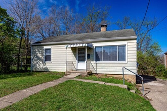 6211 Banning Rd in Cincinnati, OH - Building Photo - Building Photo