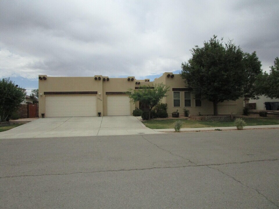5929 Arbol Pl in El Paso, TX - Building Photo