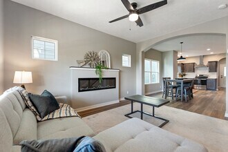 437 Park Ave in Council Bluffs, IA - Foto de edificio - Building Photo