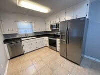 1613 Green Briar Pkwy, Unit B photo'