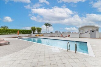 3180 SW 22nd St in Miami, FL - Building Photo - Building Photo