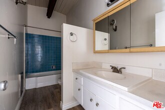 11133 Rose Ave in Los Angeles, CA - Building Photo - Building Photo