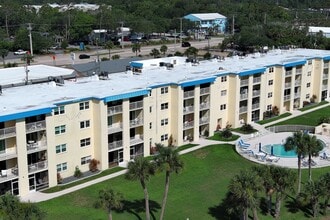 3131 S Ridgewood Ave, Unit River Club in South Daytona, FL - Foto de edificio - Building Photo