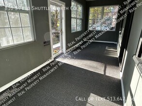 810 S Fred Shuttlesworth Cir in Cincinnati, OH - Building Photo - Building Photo