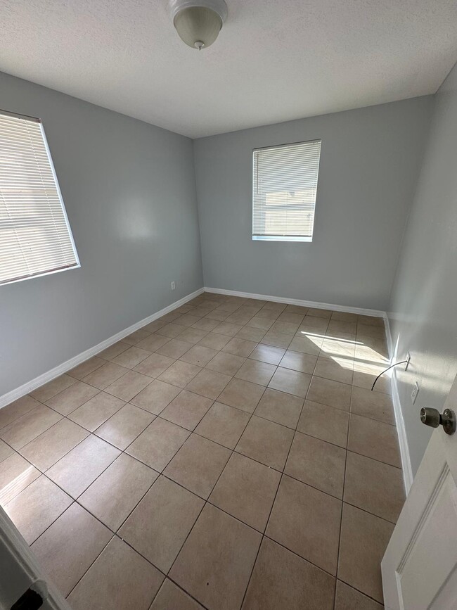 1579 W 23rd St, Unit 4 in Jacksonville, FL - Building Photo - Building Photo