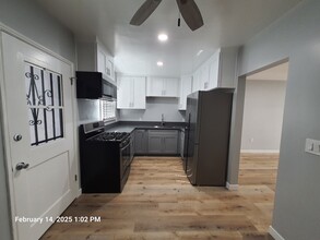 9112 S Manhattan Pl in Los Angeles, CA - Building Photo - Building Photo