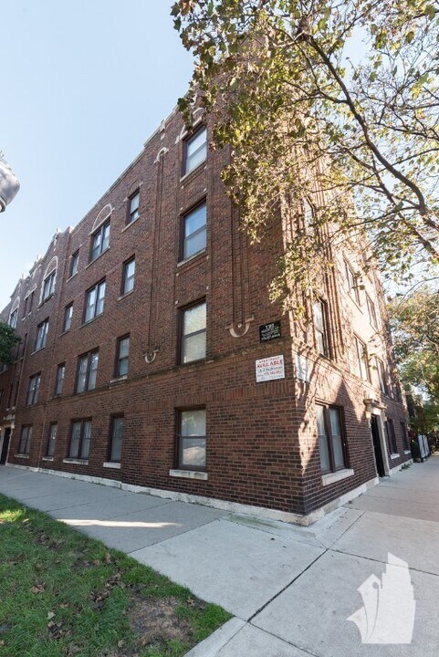 1251 W Henderson St, Unit 1 in Chicago, IL - Foto de edificio