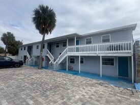 14715 Gulf Blvd in Madeira Beach, FL - Building Photo