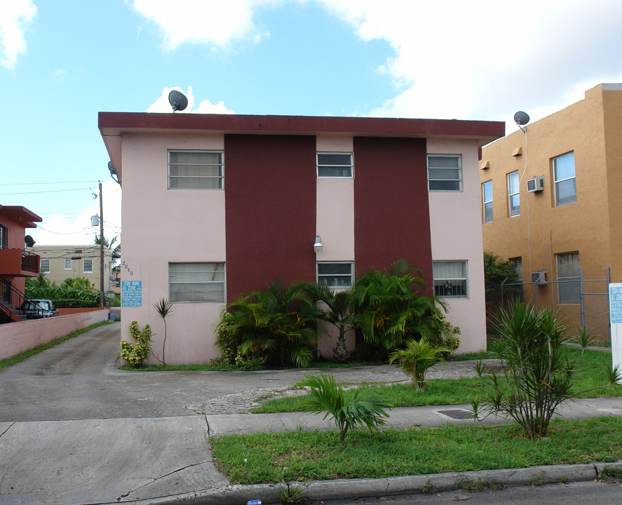 2010 SW 6th St in Miami, FL - Foto de edificio