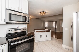 317 S Pam Ave in St. Charles, MO - Building Photo - Building Photo