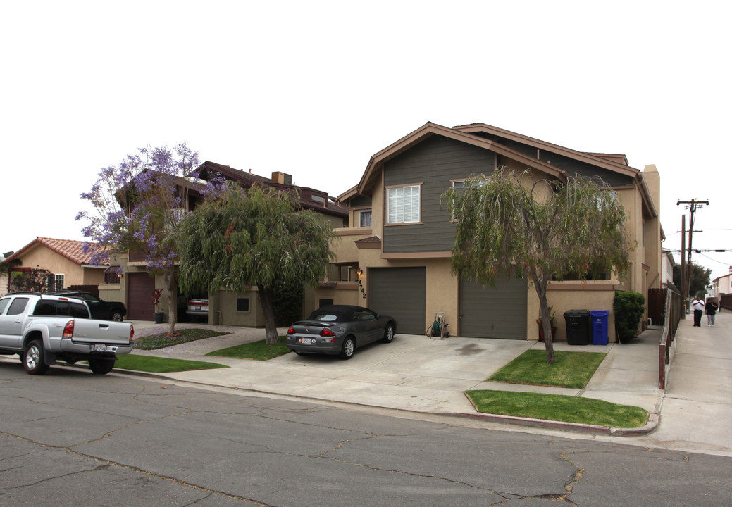 4742-4730 Mansfield St in San Diego, CA - Building Photo