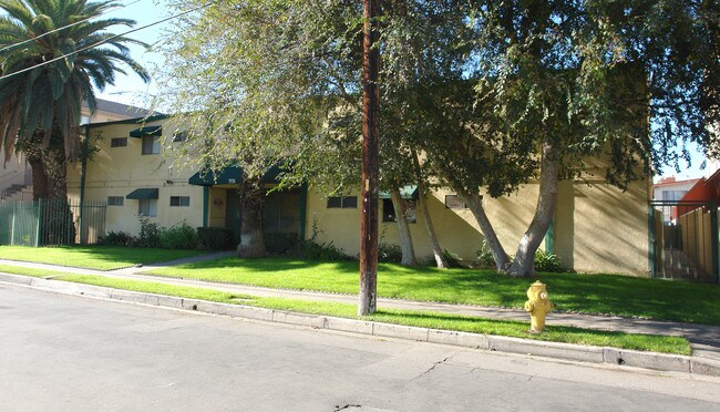 Fulcher Apartments in North Hollywood, CA - Foto de edificio - Building Photo