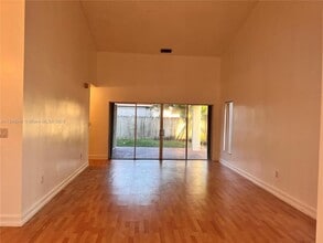 18645 NW 45th Ave in Miami Gardens, FL - Building Photo - Building Photo