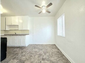 8508 1/4 San Pedro Street in Los Angeles, CA - Building Photo - Building Photo