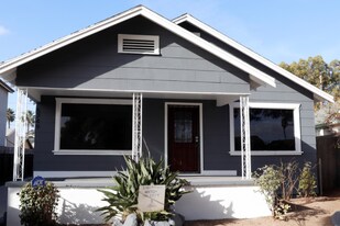 5749 8th Ave in Los Angeles, CA - Building Photo