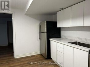 164 Williamson Dr E in Ajax, ON - Building Photo - Building Photo