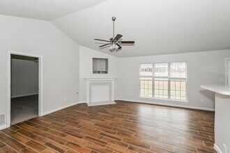9857 Averbury Dr in Cordova, TN - Building Photo - Building Photo