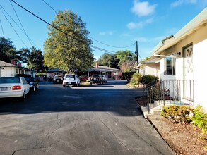 282 Monroe Dr in Mountain View, CA - Foto de edificio - Building Photo