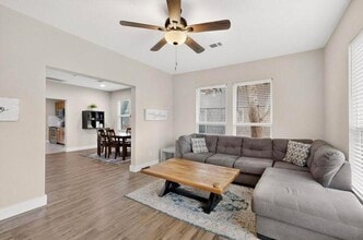 6279 Drew Dr in Virginia Beach, VA - Building Photo - Building Photo