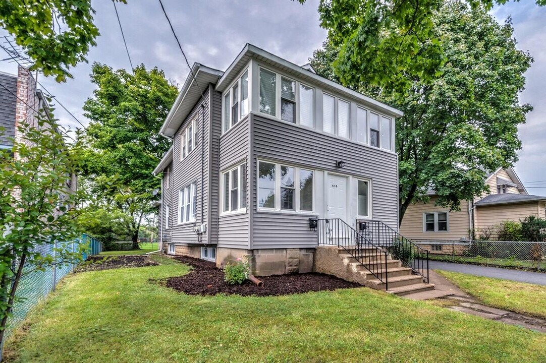 416 N Central Ave in Highwood, IL - Building Photo