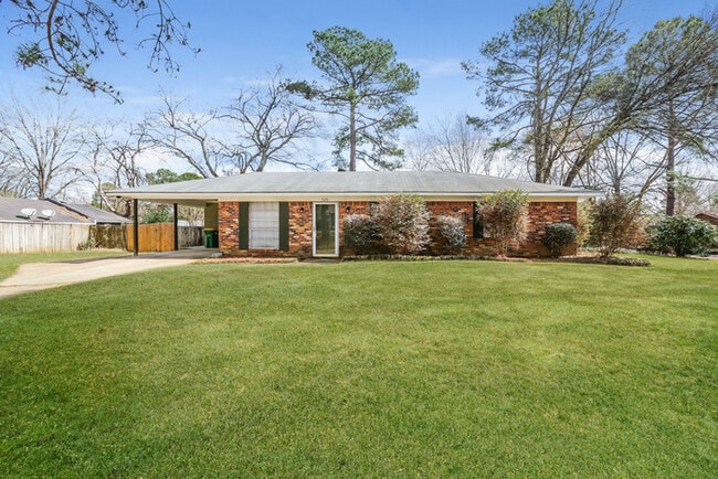 property at 320 Southridge Dr