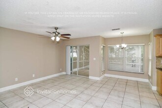450 SW 182nd Way in Pembroke Pines, FL - Foto de edificio - Building Photo