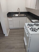 Etiwanda Villas in Reseda, CA - Building Photo - Building Photo