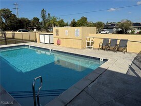 1104 SE 8th St in Cape Coral, FL - Building Photo