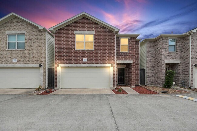 3718 Main Poplar Dr