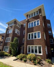 10 E. Gorham in Madison, WI - Foto de edificio - Building Photo