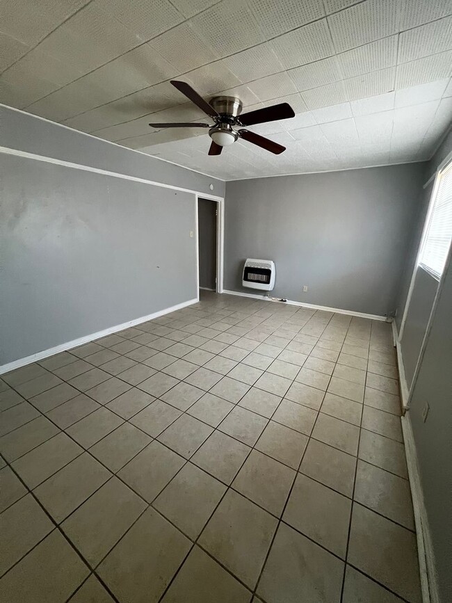 603 E North 16th St in Abilene, TX - Foto de edificio - Building Photo