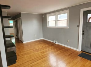 2327 Loney St in Philadelphia, PA - Building Photo - Building Photo