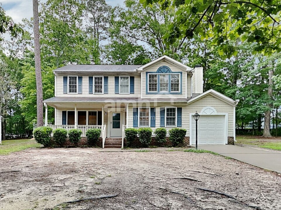 108 Summershade Ct in Knightdale, NC - Building Photo