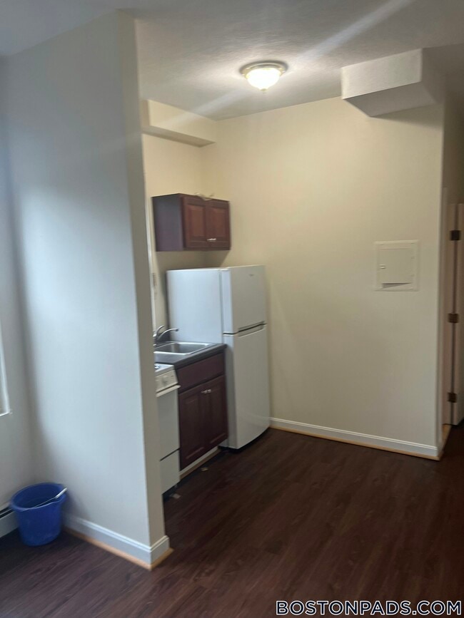 59 S Huntington Ave in Boston, MA - Building Photo - Building Photo