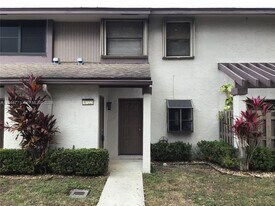 4722 NW 82nd Ave in Lauderhill, FL - Building Photo