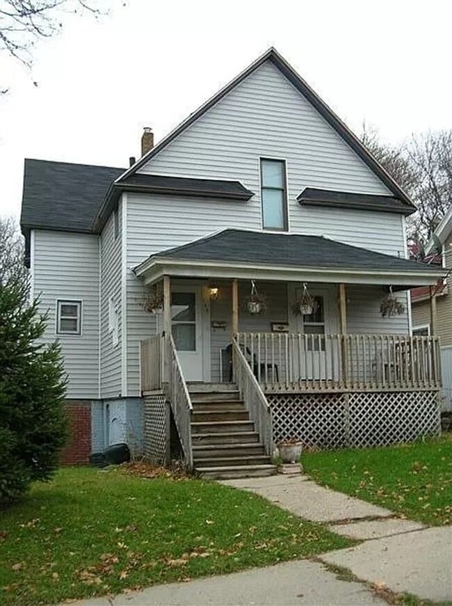 property at 140 Eastern Ave NE
