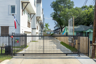 Martin Street Terrace in Houston, TX - Building Photo - Building Photo