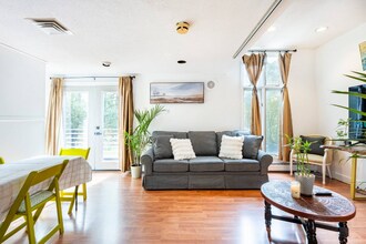 2 Newtown Turnpike in Weston, CT - Building Photo - Building Photo