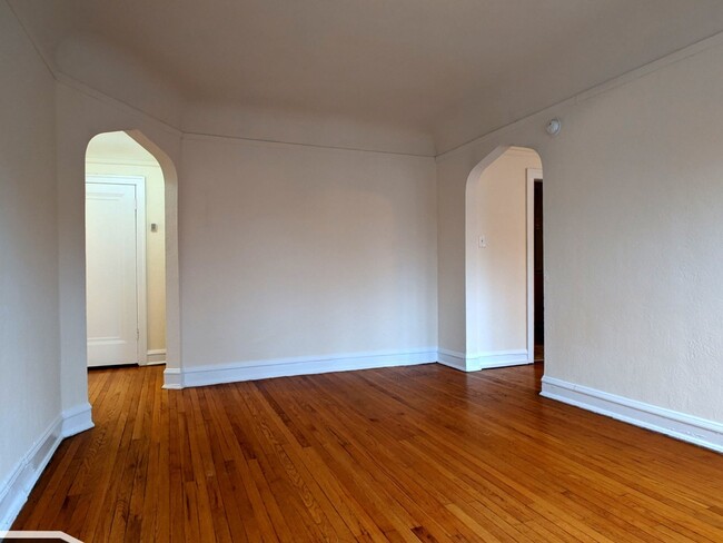 2948 N Albany Ave in Chicago, IL - Building Photo - Building Photo