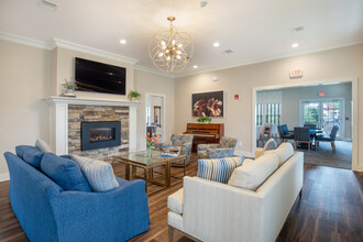 Greenview Village I 55+ in Islip, NY - Building Photo - Interior Photo