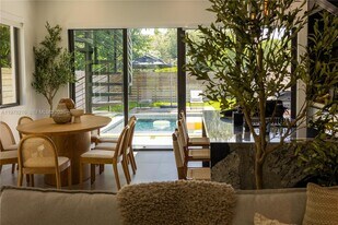 8850 NE 8th Ct in Miami, FL - Building Photo