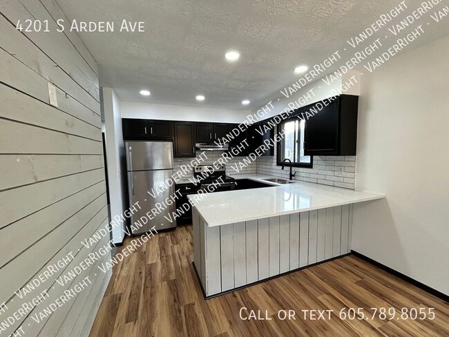 4201 S Arden Ave in Sioux Falls, SD - Building Photo - Building Photo