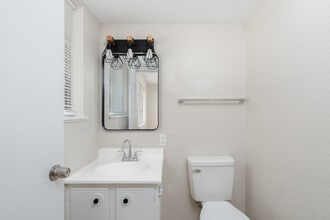 Palomino Apartments in Carbondale, IL - Building Photo - Interior Photo
