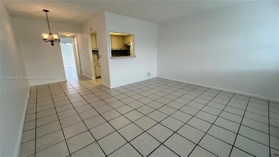 306 Newport T in Deerfield Beach, FL - Building Photo - Building Photo