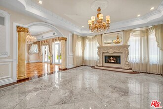 11244 Briarcliff Ln in Los Angeles, CA - Building Photo - Building Photo